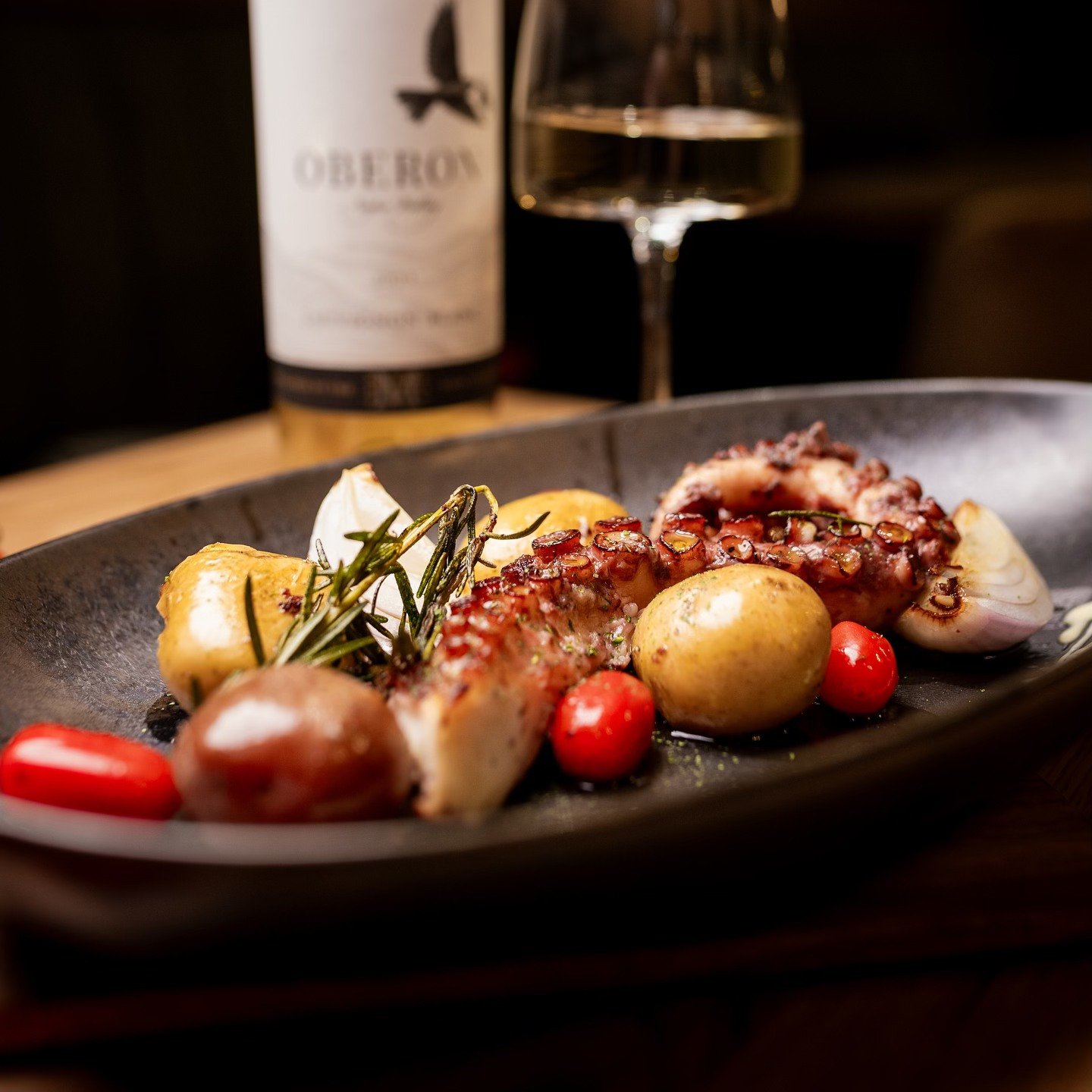 Hospitalidade premium com jantar sofisticado